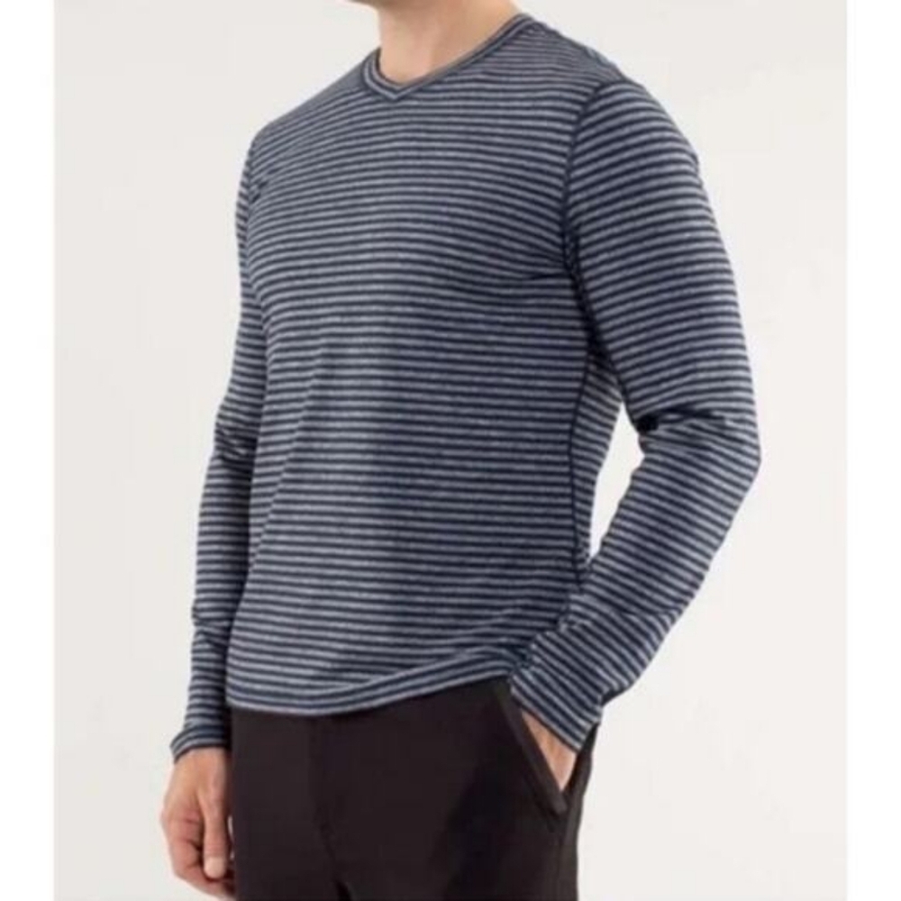 Lululemon Men’s Speed long sleeve stripe Heather black iris blue v-neck Large